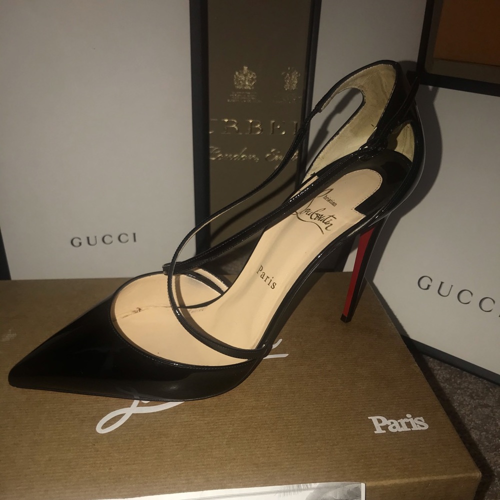 Christian Louboutin Black Patent Leather Pointed Toe Pumps with Red Soles - Picture 7 of 14